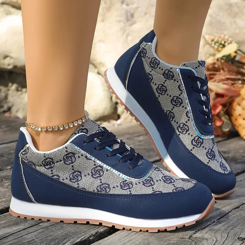 Zenia Cross Sneakers