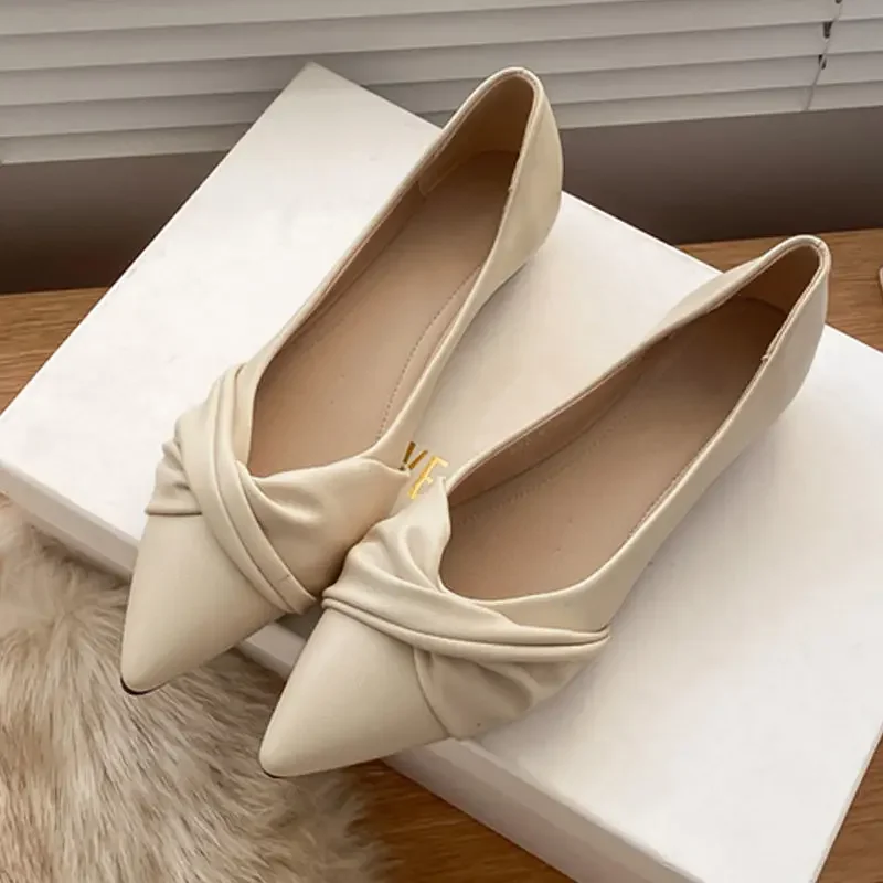 Crema Silhouette Elegants