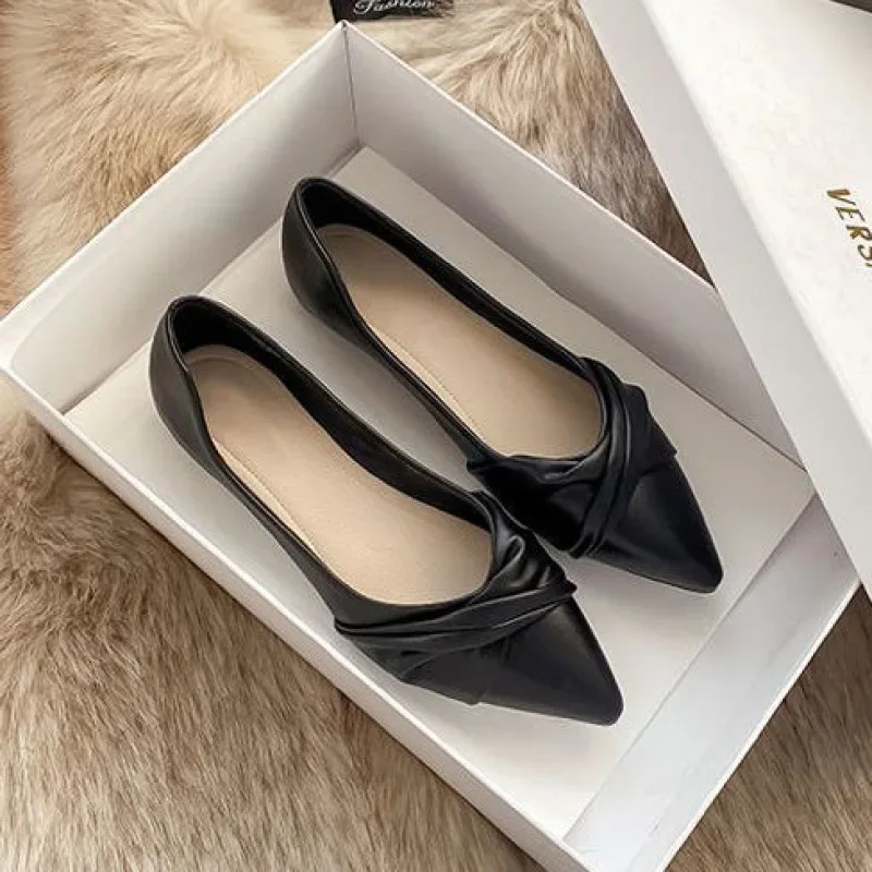 Crema Silhouette Elegants