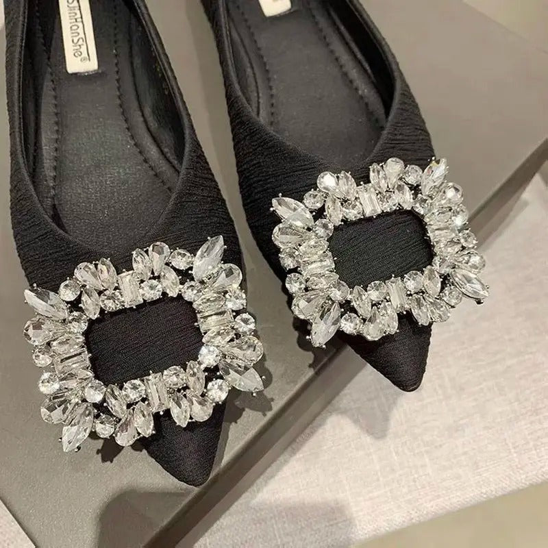 Isla Pointed Flats